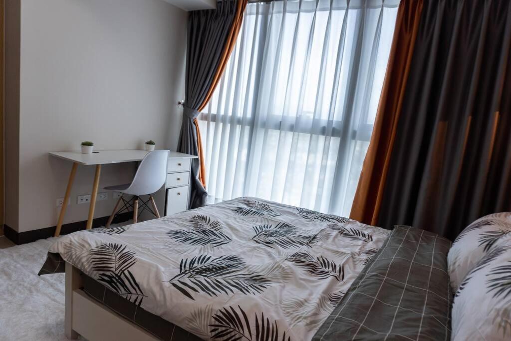 A2J Luxury 2Br Bgc Uptown Suite Near Uptown Mall Manila Esterno foto