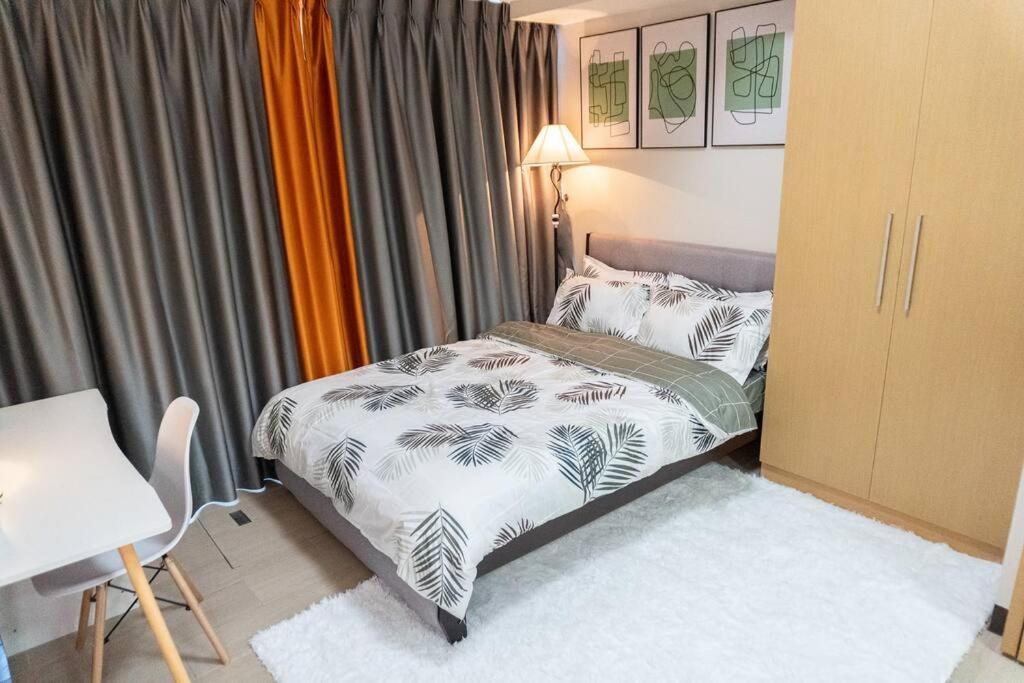 A2J Luxury 2Br Bgc Uptown Suite Near Uptown Mall Manila Esterno foto