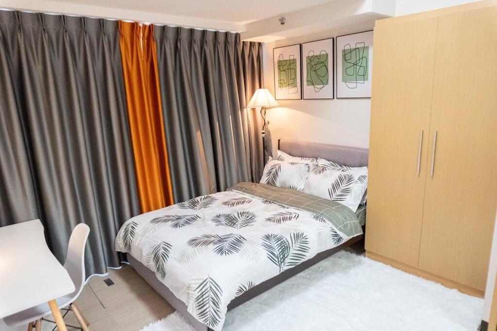 A2J Luxury 2Br Bgc Uptown Suite Near Uptown Mall Manila Esterno foto