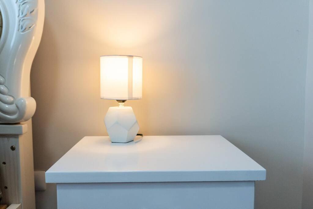 A2J Luxury 2Br Bgc Uptown Suite Near Uptown Mall Manila Esterno foto