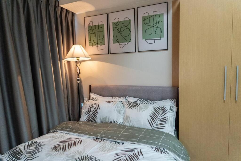A2J Luxury 2Br Bgc Uptown Suite Near Uptown Mall Manila Esterno foto