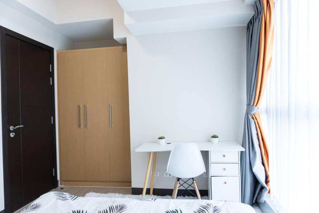 A2J Luxury 2Br Bgc Uptown Suite Near Uptown Mall Manila Esterno foto