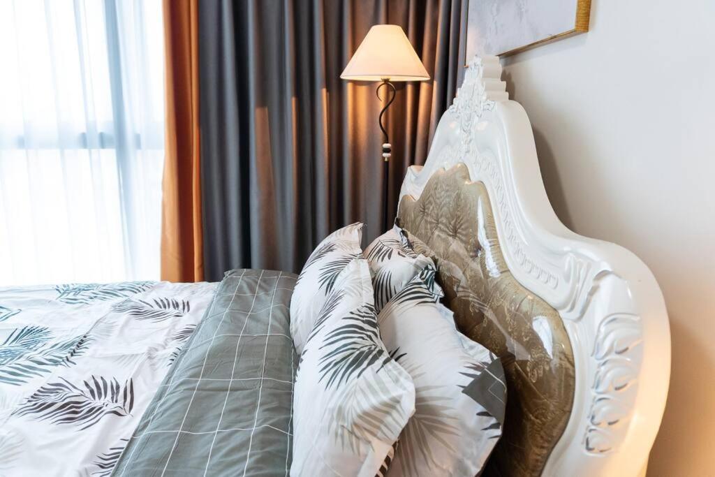 A2J Luxury 2Br Bgc Uptown Suite Near Uptown Mall Manila Esterno foto