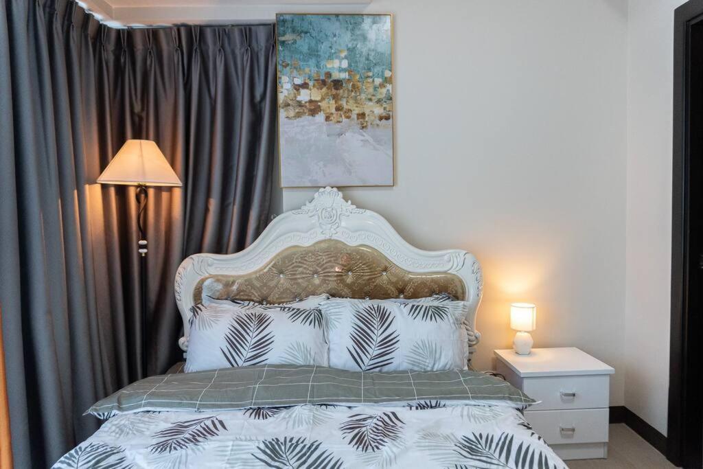 A2J Luxury 2Br Bgc Uptown Suite Near Uptown Mall Manila Esterno foto