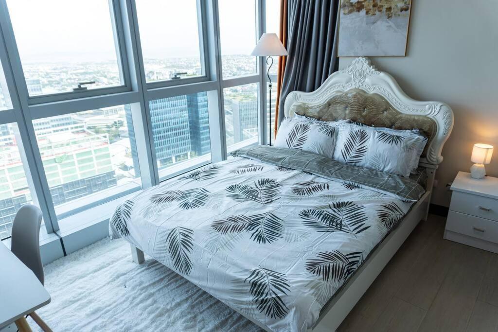 A2J Luxury 2Br Bgc Uptown Suite Near Uptown Mall Manila Esterno foto